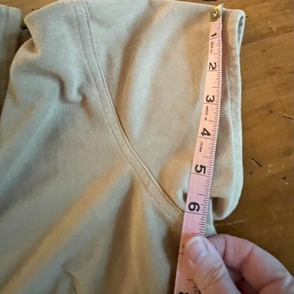 Vintage Kathy Ireland Faux Suede Button Down Shirt, Soft Tan Festival Size L - Picture 7 of 7